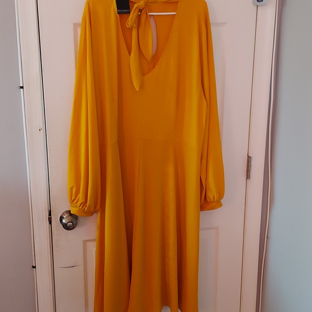 Dress - Picture 2 of 4